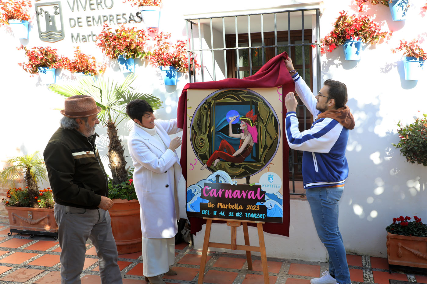 Cerca de un centenar de obras se han presentado al Concurso de carteles del Carnaval de Marbella 2023, que se celebrará del 18 al 26 de febrero, y del que ha resultado ganador el trabajo del autor Antonio Jiménez
